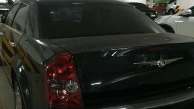 Chrysler 300C Limited 2010 - Bán Chrysler 300C Limited đời 2010, màu đen, nhập khẩu, giá siêu rẻ