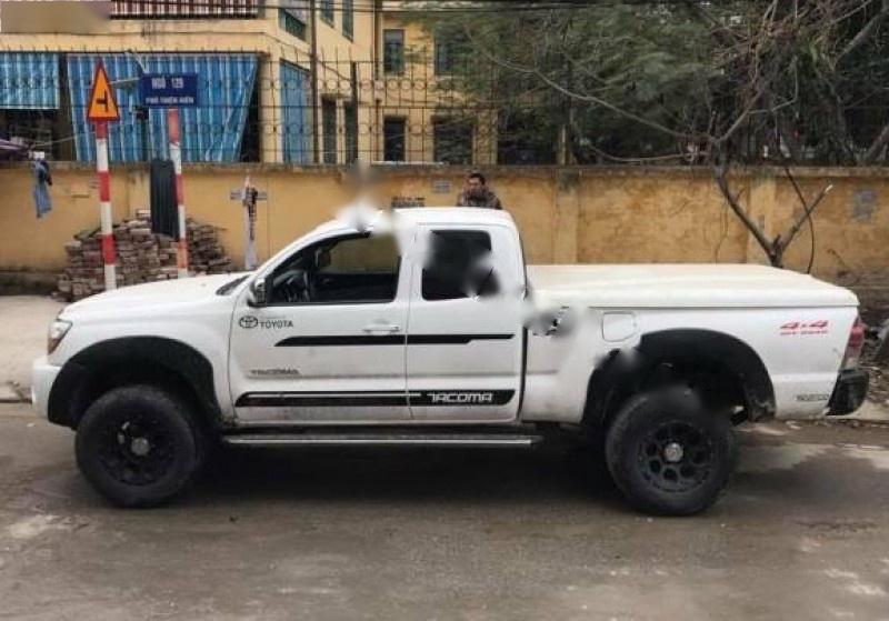 Toyota Tacoma 2005 - Cần bán Toyota Tacoma năm 2005, màu trắng, xe nhập, giá chỉ 475 triệu