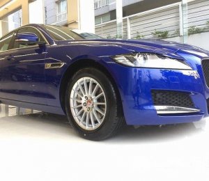 Jaguar XF 2018 - Cần bán xe Jaguar XF Pure 2017 - giá xe 2018 màu xanh, màu đen - 0918842662 xe giao ngay
