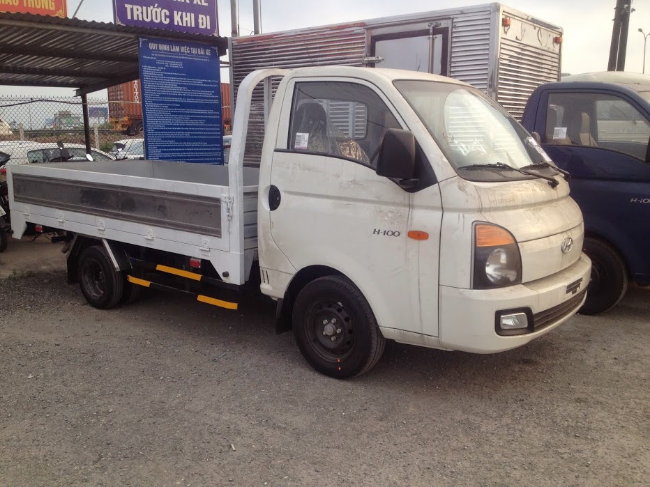 Hyundai H 100 2017 - Bán ô tô Hyundai H 100 sản xuất 2017, màu xanh lam, giá chỉ 325 triệu, giảm giá tốt