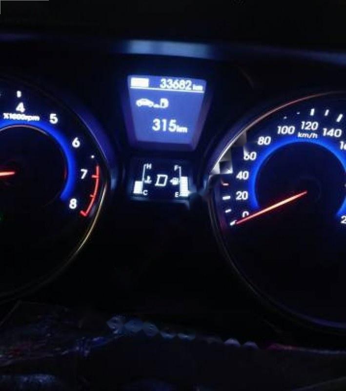 Hyundai Elantra AT 2014 - Bán Hyundai Elantra AT đời 2014, màu đen, nhập khẩu số tự động giá cạnh tranh