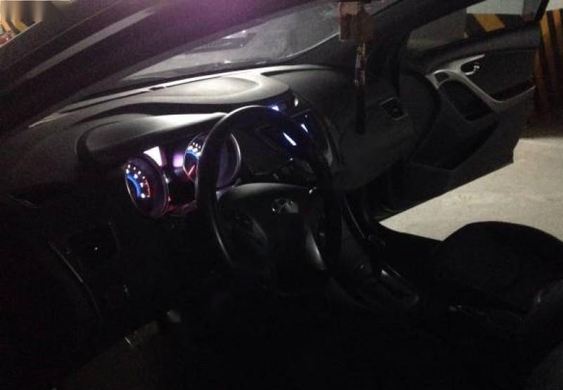 Hyundai Elantra AT 2014 - Bán Hyundai Elantra AT đời 2014, màu đen, nhập khẩu số tự động giá cạnh tranh