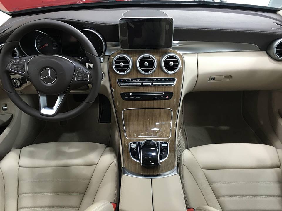 Mercedes-Benz C250 E 2017 - Bán xe Mercedes E 2017, màu đỏ, nhập khẩu chính hãng
