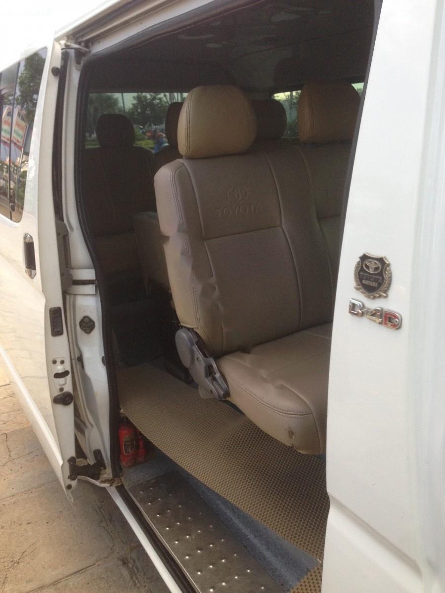 Toyota Hiace 2006 - Cần bán Toyota Hiace năm 2006, màu trắng giá cạnh tranh