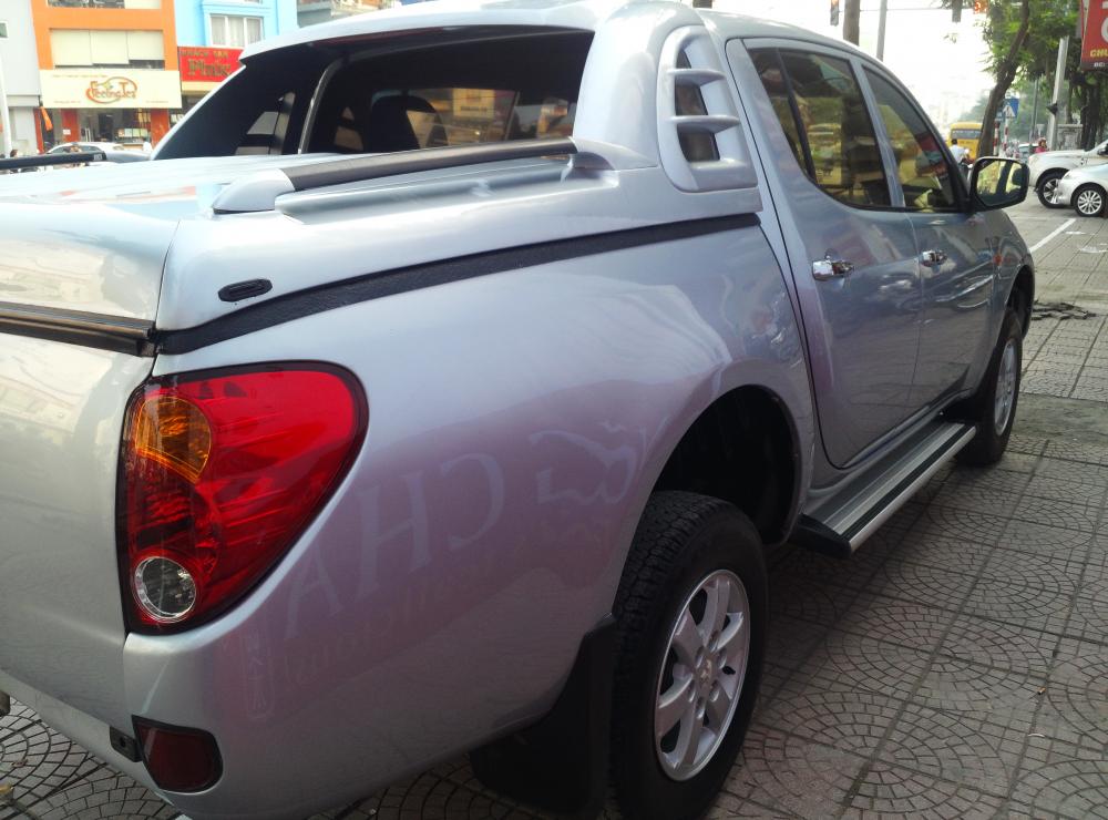 Mitsubishi Triton GLS 2009 - Bán xe Mitsubishi Triton GLS nhập Thái Lan, số sàn, máy dầu, màu ghi bạc, SX: Cuối 2009