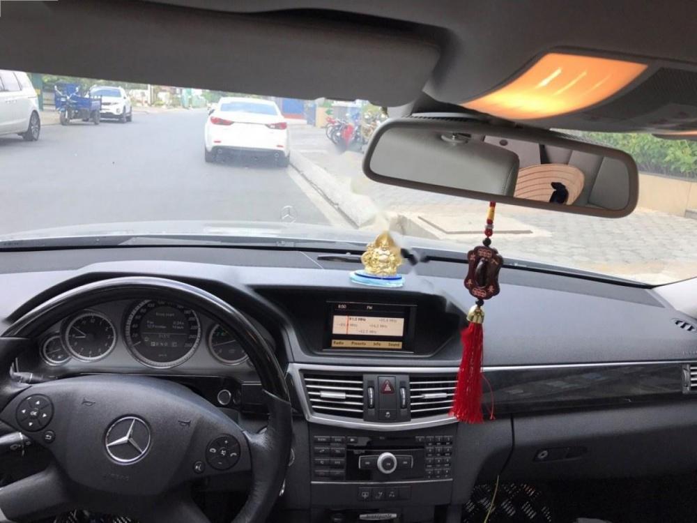 Mercedes-Benz E250 CGI 2009 - Bán ô tô Mercedes E250 CGI đời 2009, màu xám số tự động, giá tốt