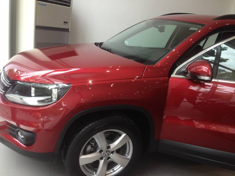 Volkswagen Tiguan GP 2016 - Xe nhập gầm cao Volkswagen Tiguan 2.0l GP đời 2016, màu đỏ mận, tặng 209 triệu tiền mặt, LH Hương: 0902.608.293