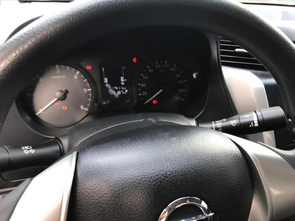Nissan Navara NP300 2015 - Bán Nissan Navana NP300 đời 2015, loại phom mới, số sàn, 1 cầu