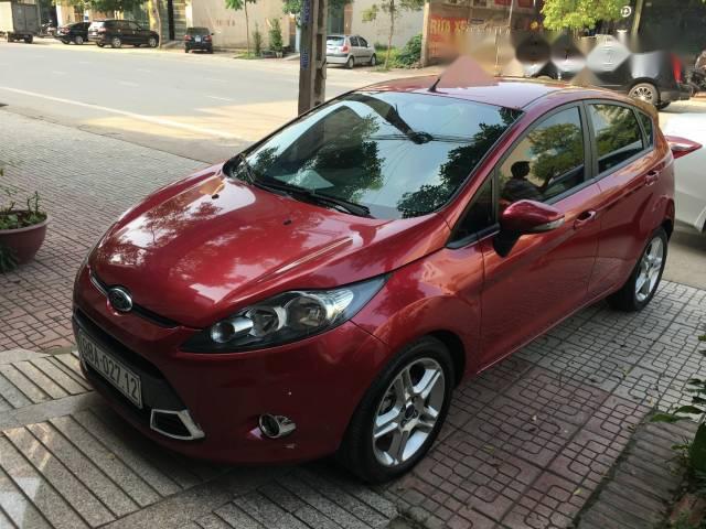 Ford Fiesta   2013 - Chính chủ bán Ford Fiesta đời 2013, màu đỏ, giá 390 triệu