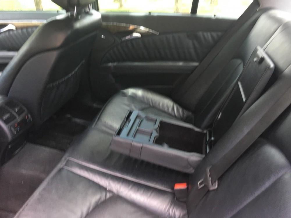 Mercedes-Benz E200   2008 - Bán gấp chiếc xe E200 đời 2008, đăng ký lần đầu năm 2009