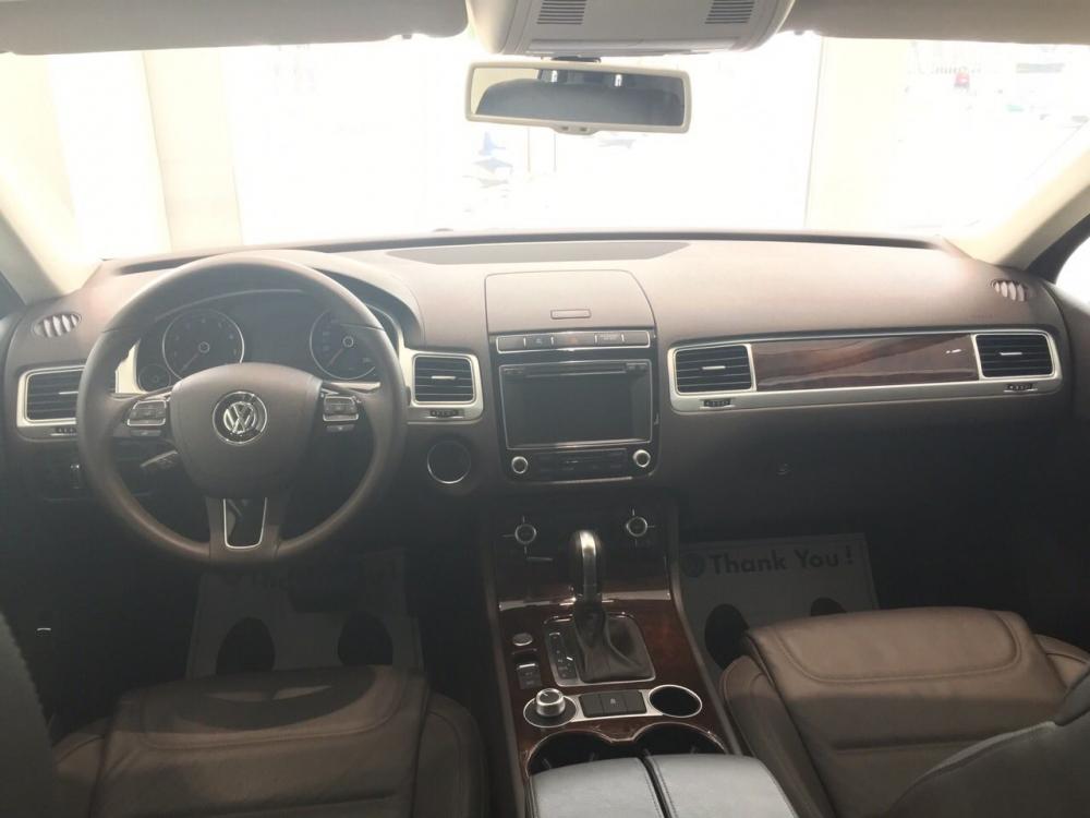 Volkswagen Touareg GP 2014 - Xe nhập Đức Volkswagen Touareg GP đời 2014, màu bạc, cam kết giá tốt nhất thị trường. LH Hương: 0902.608.293