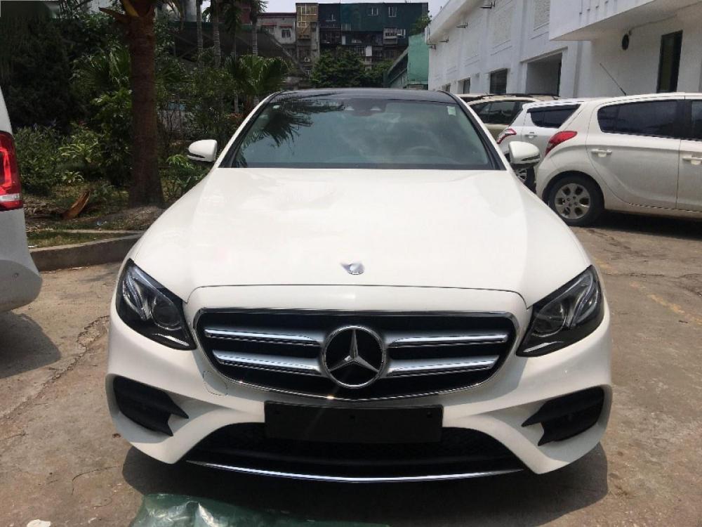 Mercedes-Benz E300 2017 - Bán ô tô Mercedes đời 2017, màu trắng