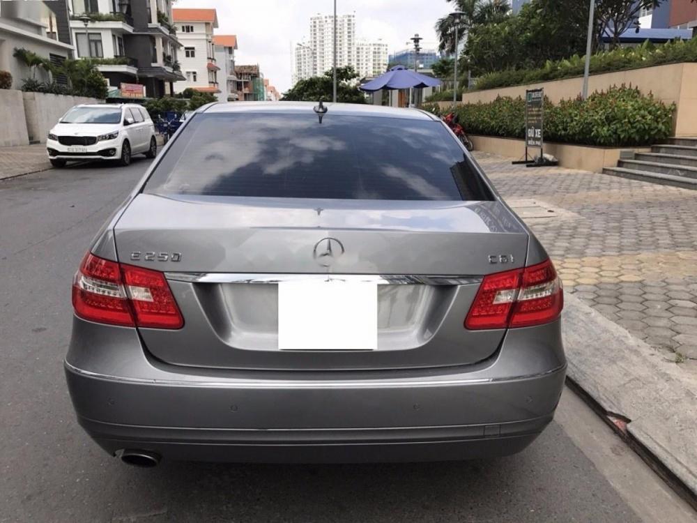 Mercedes-Benz E250 CGI 2009 - Bán ô tô Mercedes E250 CGI đời 2009, màu xám số tự động, giá tốt