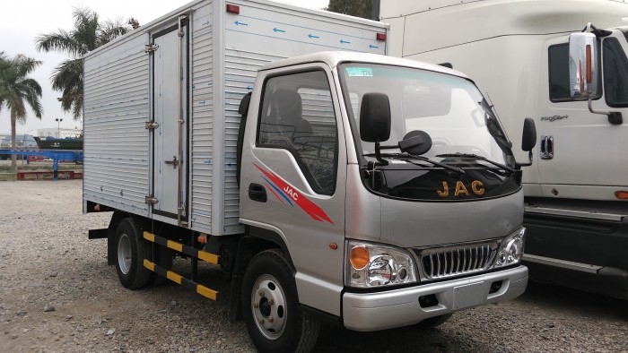 JAC HFC 2017 - Bán ô tô xe tải JAC năm 2017, màu bạc