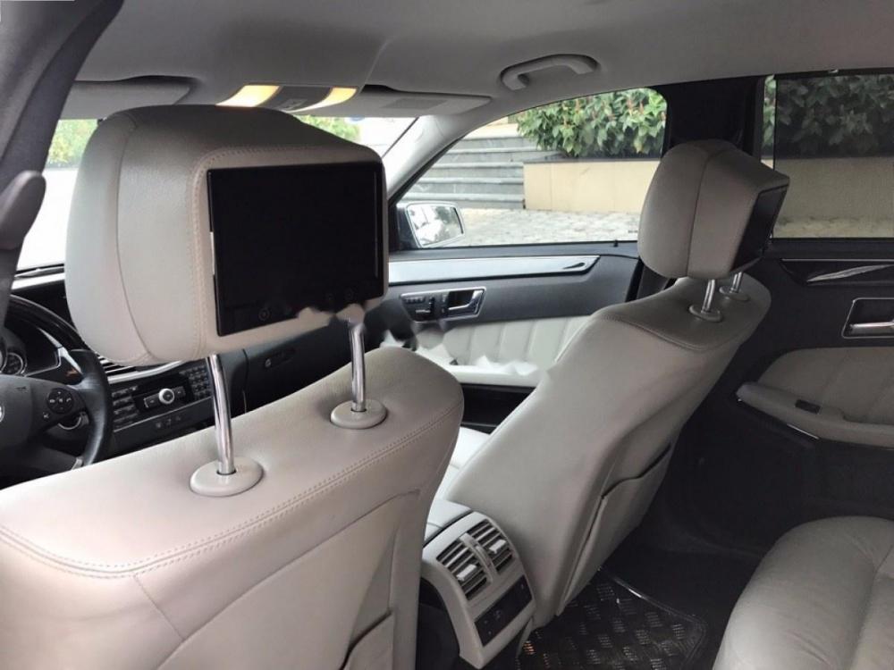 Mercedes-Benz E250 CGI 2009 - Bán ô tô Mercedes E250 CGI đời 2009, màu xám số tự động, giá tốt