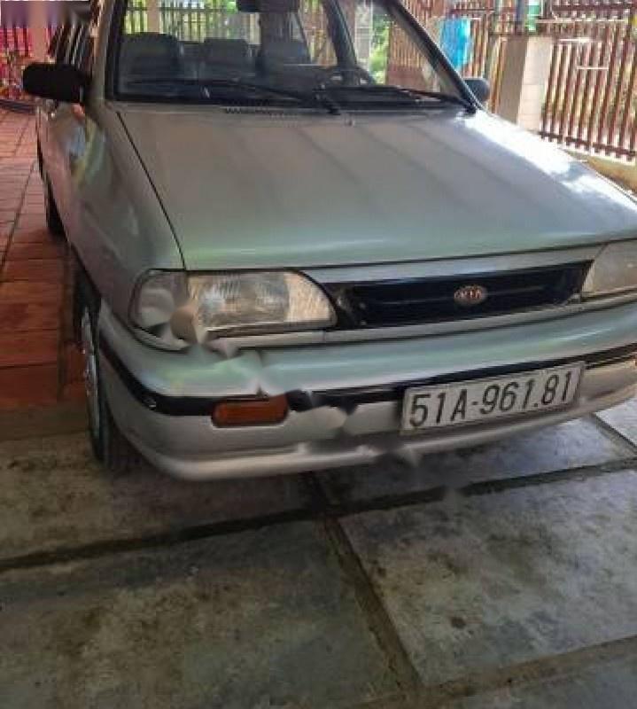 Kia Pride 2002 - Bán Kia Pride đời 2002, màu bạc xe gia đình, giá tốt