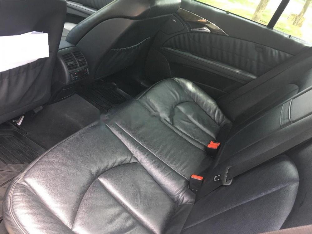 Mercedes-Benz E200   2008 - Bán gấp chiếc xe E200 đời 2008, đăng ký lần đầu năm 2009