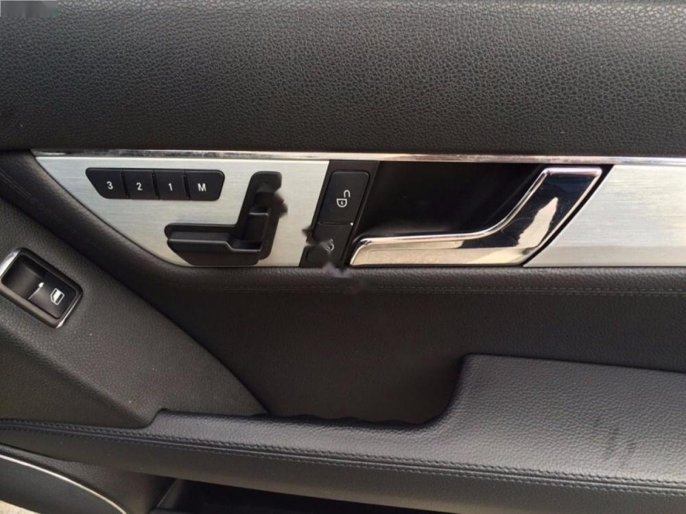 Mercedes-Benz C300  AMG 2010 - Cần bán lại xe Mercedes AMG đời 2010, màu vàng xe gia đình, 660tr