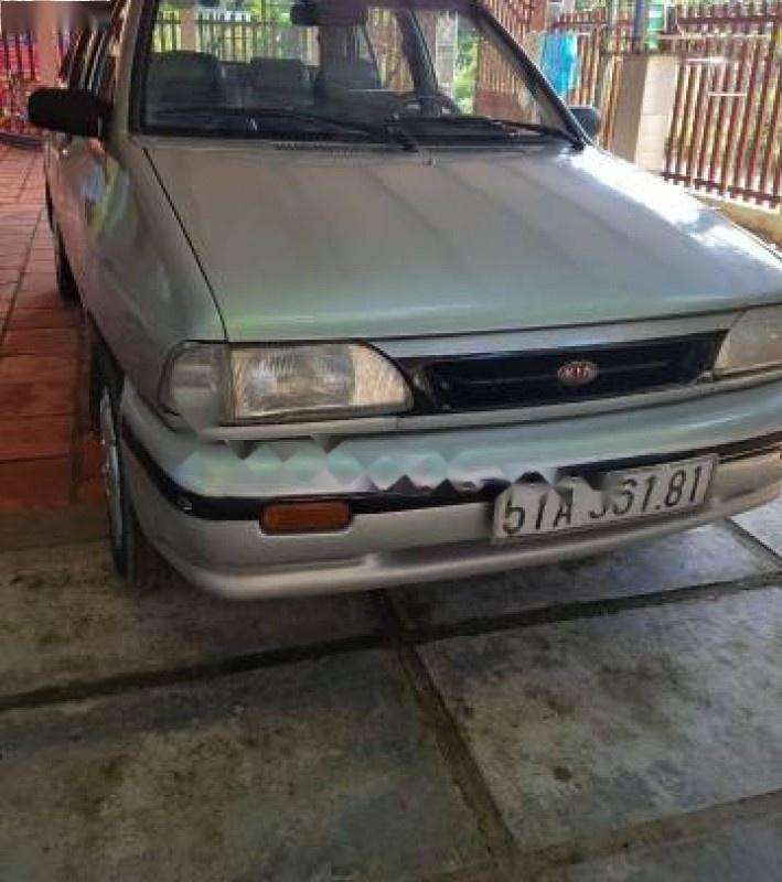 Kia Pride 2002 - Bán Kia Pride đời 2002, màu bạc xe gia đình, giá tốt