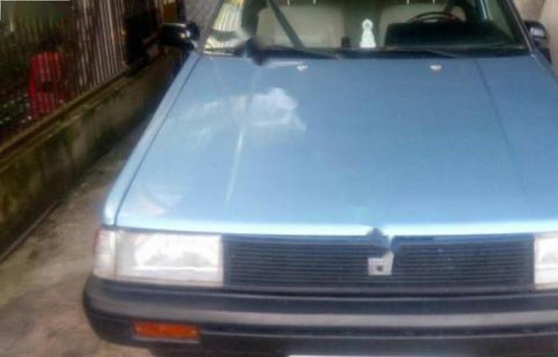 Toyota Corolla 1990 - Bán Toyota Corolla sản xuất 1990, màu xanh lam, xe nhập số sàn