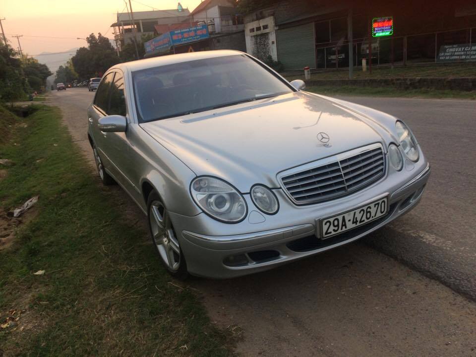 Mercedes-Benz E240 2003 - Cần bán xe Mercedes đời 2003, màu bạc