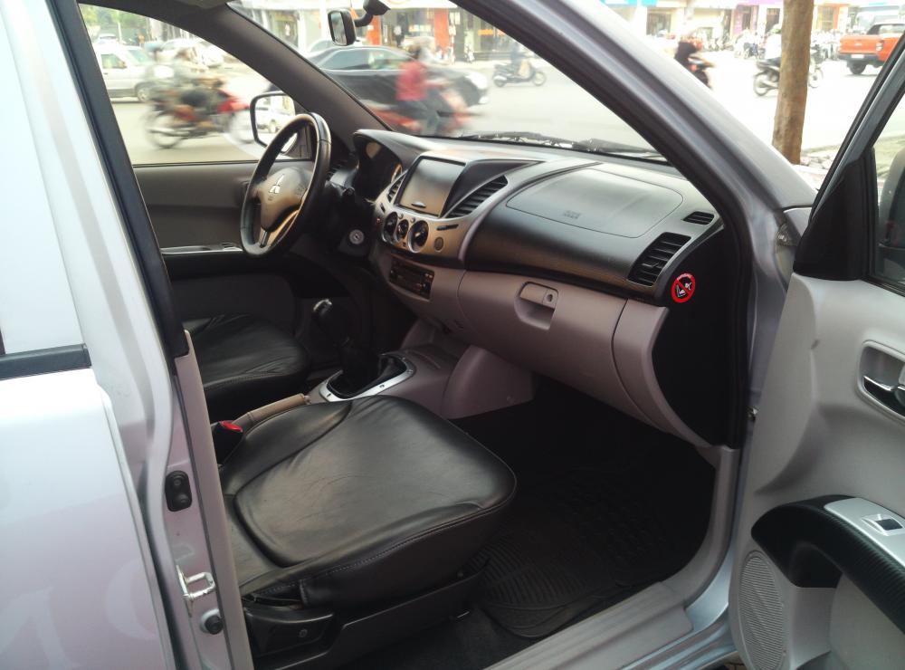 Mitsubishi Triton GLS 2009 - Bán xe Mitsubishi Triton GLS nhập Thái Lan, số sàn, máy dầu, màu ghi bạc, SX: Cuối 2009