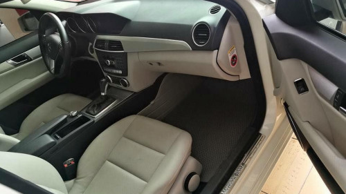 Mercedes-Benz C200   2.0 AT  2011 - Cần bán Mercedes 2.0 AT đời 2011, 850 triệu
