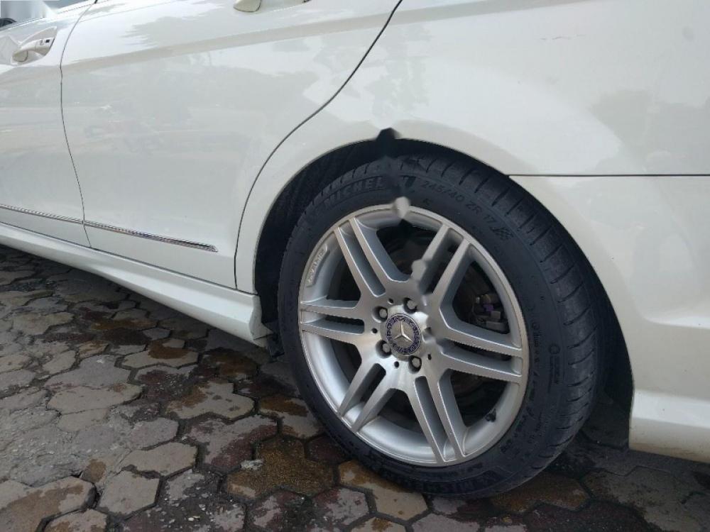 Mercedes-Benz C300 AMG 2010 - Bán xe Mercedes C300 AMG đời 2010, màu trắng, giá tốt