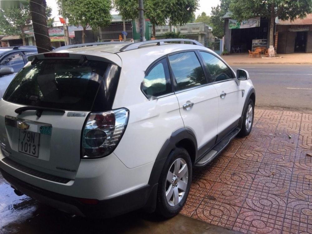 Chevrolet Captiva LT 2010 - Cần bán gấp Chevrolet Captiva LT 2010, màu trắng đẹp như mới