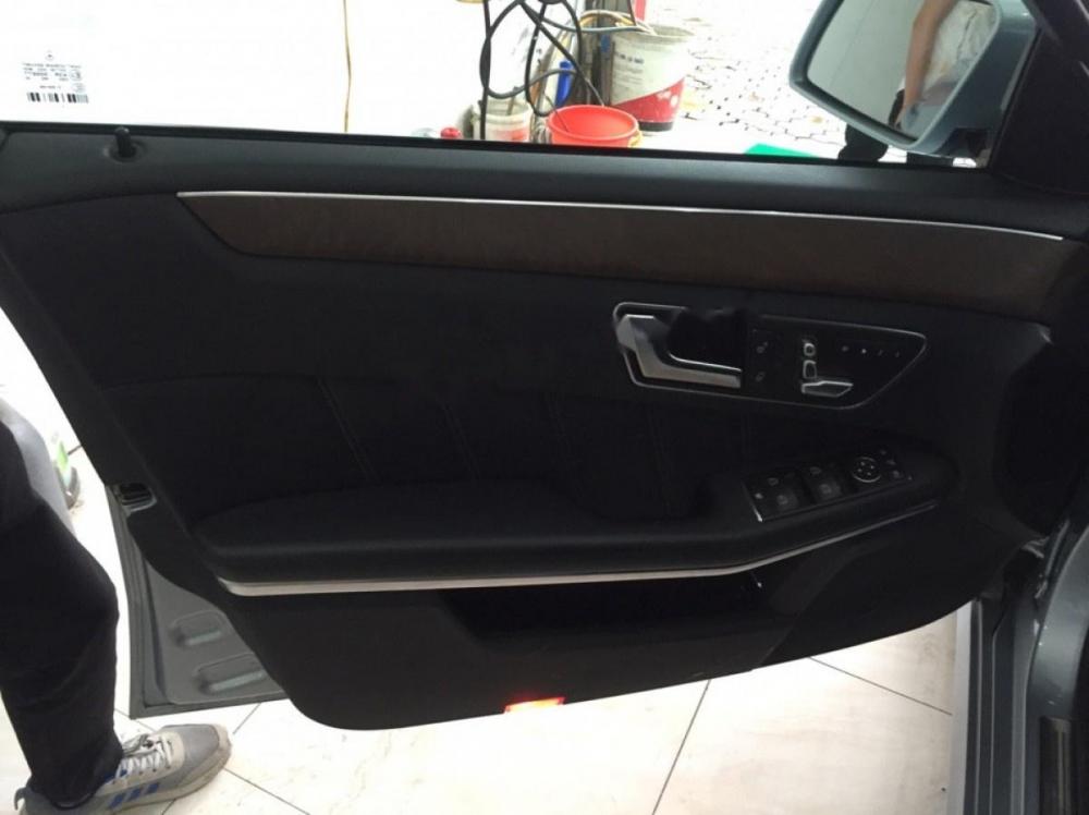 Mercedes-Benz E200 2013 - Cần bán gấp Mercedes E200 đời 2013, màu xám