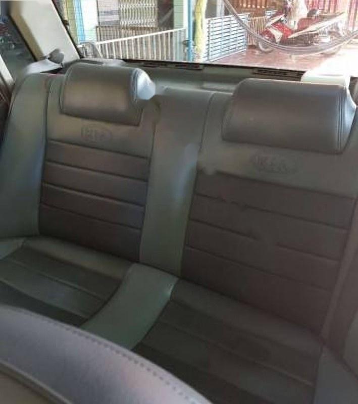 Kia Pride 2002 - Bán Kia Pride đời 2002, màu bạc xe gia đình, giá tốt