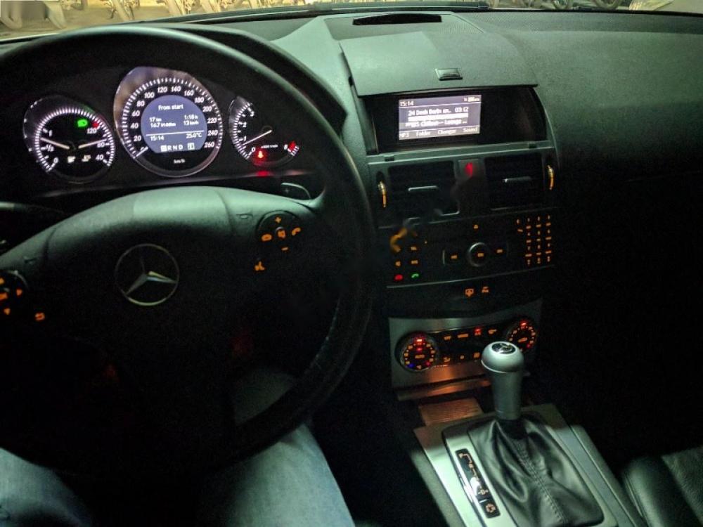 Mercedes-Benz C300 AMG 2010 - Bán xe Mercedes C300 AMG đời 2010, màu trắng, giá tốt