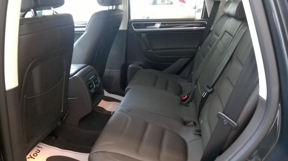 Volkswagen Touareg GP 2014 - Xe nhập Đức Volkswagen Touareg GP đời 2014, màu bạc, cam kết giá tốt nhất thị trường. LH Hương: 0902.608.293