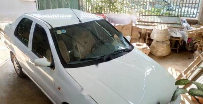 Fiat Siena 2002 - Bán Fiat Siena đời 2002, màu trắng xe gia đình