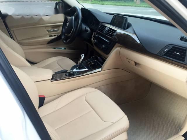 BMW 3 Series  328i  2013 - Bán BMW 3 Series 328i đời 2013, ngoại thất còn rất đẹp