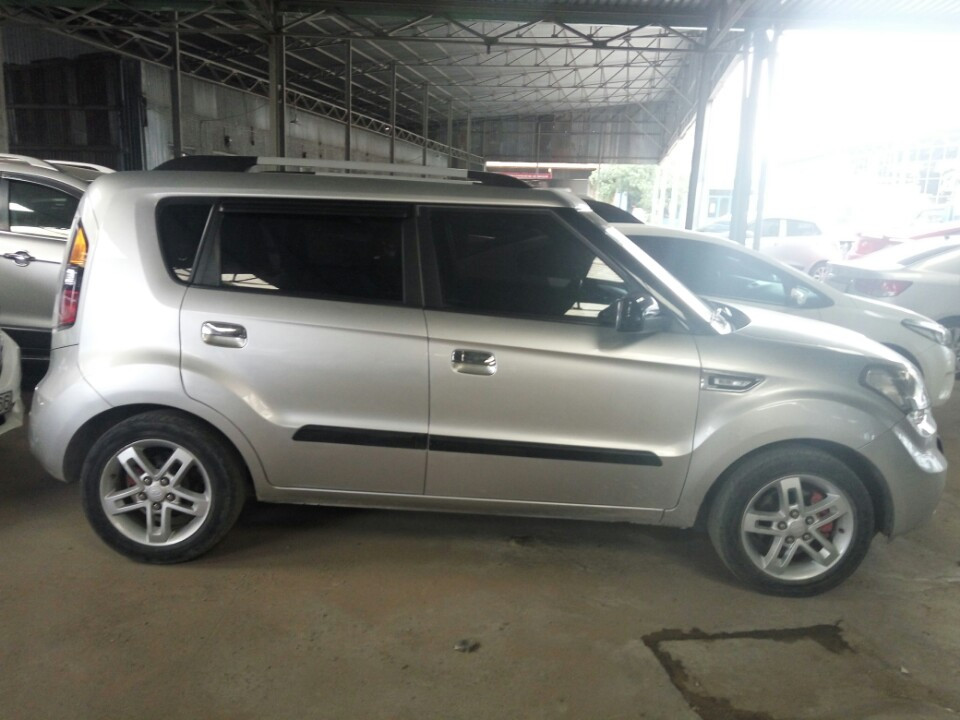 Kia Soul 4U 2008 - Cần bán xe Kia Soul 4U1.6AT, Sx 2008 đăng ký 2009, màu bạc, xe nhập