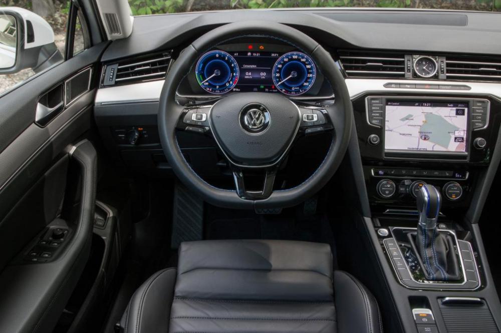 Volkswagen Passat CC 2016 - The New Passat - Volkswagen đến từ Đức - hỗ trợ trả góp ưu đãi lên đến 7 năm