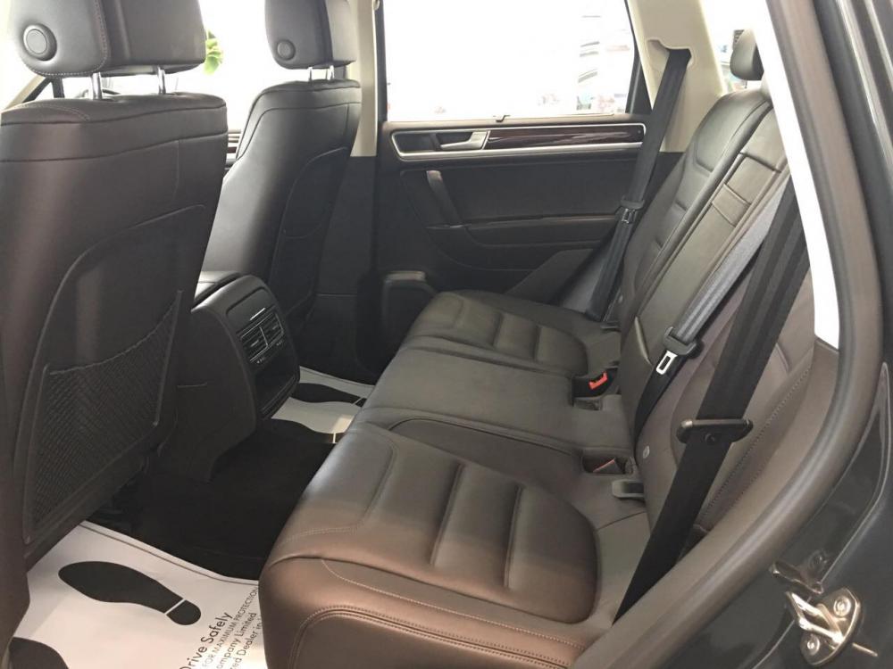 Volkswagen Touareg GP 2014 - Xe nhập Đức Volkswagen Touareg GP đời 2014, màu bạc, cam kết giá tốt nhất thị trường. LH Hương: 0902.608.293