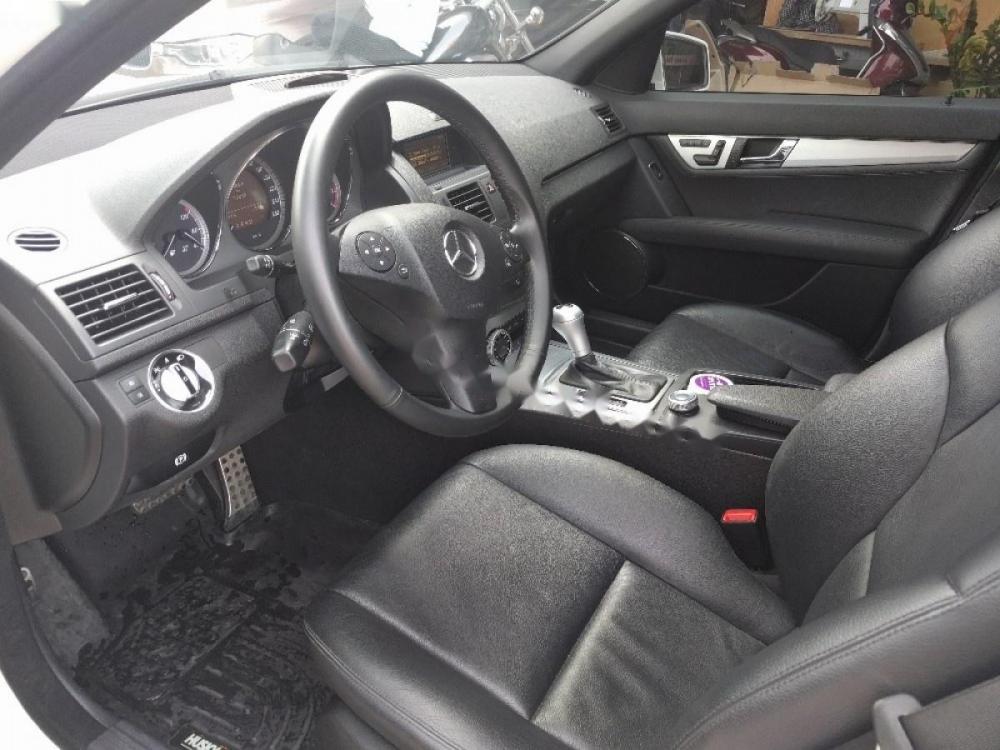 Mercedes-Benz C300 AMG 2010 - Bán xe Mercedes C300 AMG đời 2010, màu trắng, giá tốt