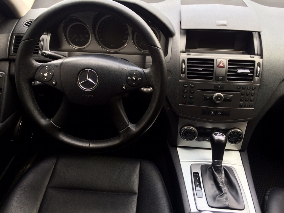 Mercedes-Benz C300 AMG 2010 - Em cần gả em Mercedes C300 AMG, khai sinh 2010, em rước em nó từ hãng