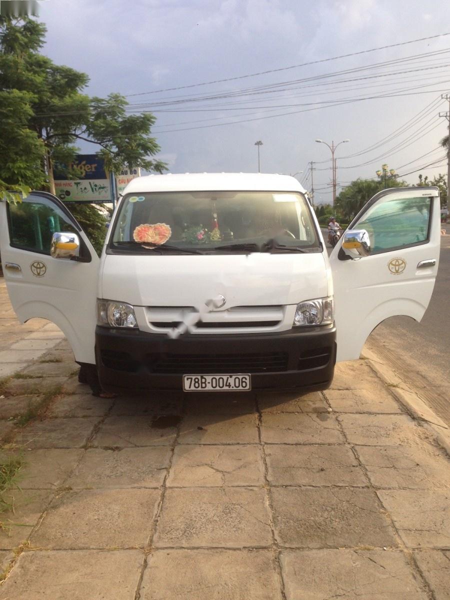 Toyota Hiace 2006 - Cần bán Toyota Hiace năm 2006, màu trắng giá cạnh tranh