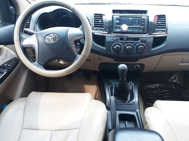 Toyota Hilux G 2015 - Bán Toyota Hilux đời 2014, màu bạc, máy dầu, xe nhập, bao test toàn quốc. Lh 0942 596 555