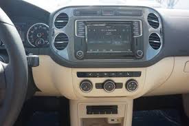 Volkswagen Tiguan GP 2016 - Xe nhập gầm cao Volkswagen Tiguan 2.0l GP đời 2016, màu đỏ mận, tặng 209 triệu tiền mặt, LH Hương: 0902.608.293