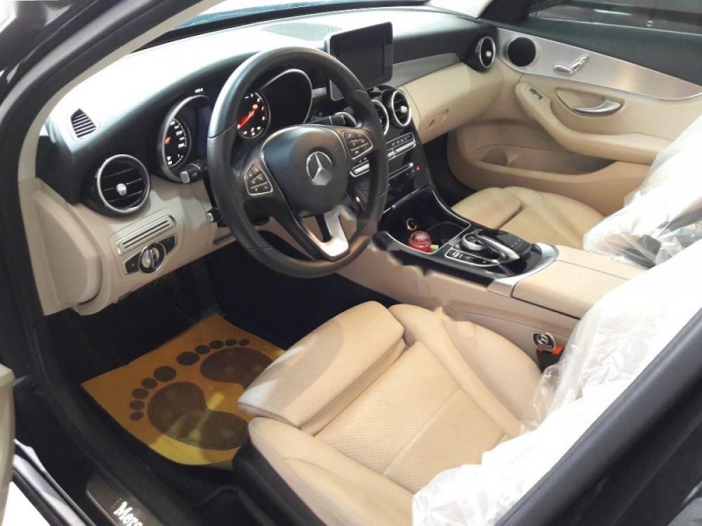 Mercedes-Benz C200 2016 - Cần bán xe Mercedes C200 đời 2016, màu đen