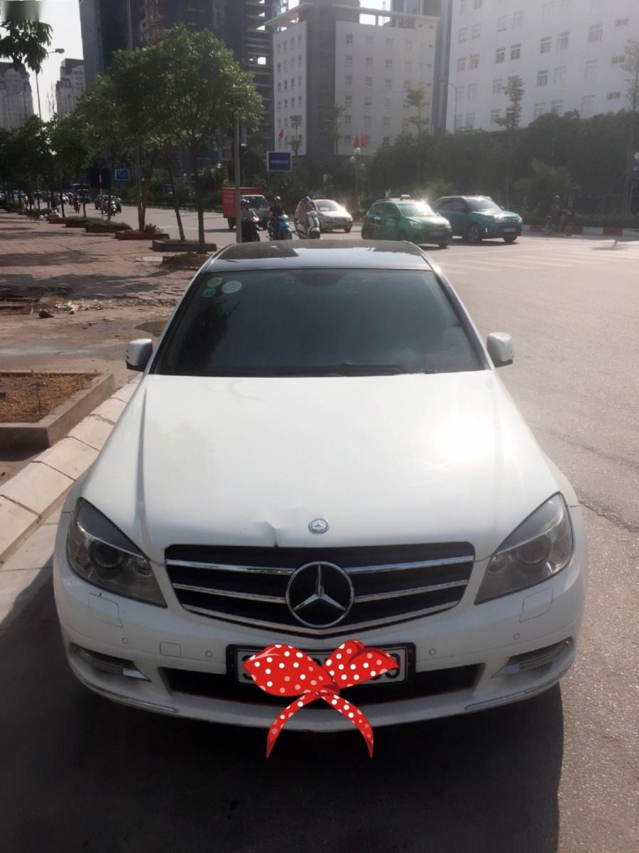 Mercedes-Benz C200 2008 - Chính chủ bán Mercedes C200 2008, màu trắng, 570 triệu