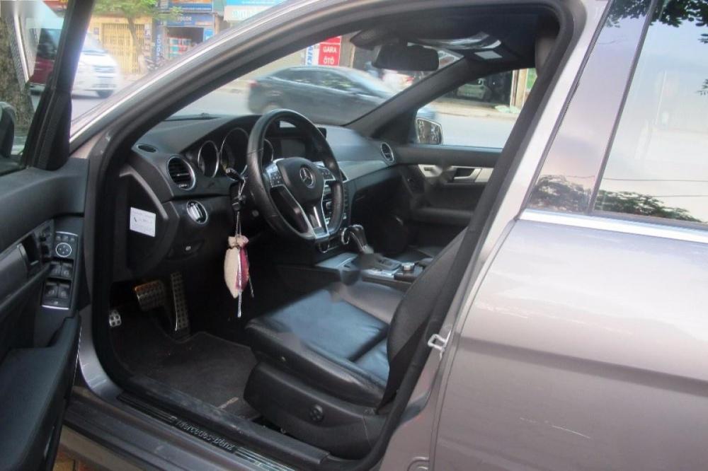 Mercedes-Benz C300  AMG 2011 - Bán ô tô Mercedes C300 AMG đời 2011, màu xám, giá tốt