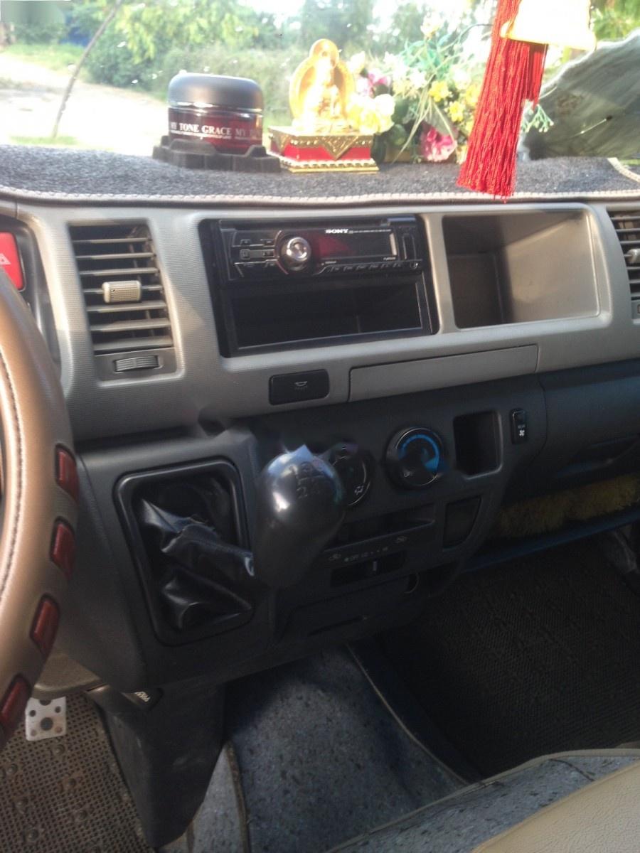 Toyota Hiace 2006 - Cần bán Toyota Hiace năm 2006, màu trắng giá cạnh tranh