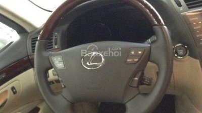 Lexus LS 460 2011 - Cần bán Lexus LS 460 đời 2011, màu vàng, nhập khẩu nguyên chiếc