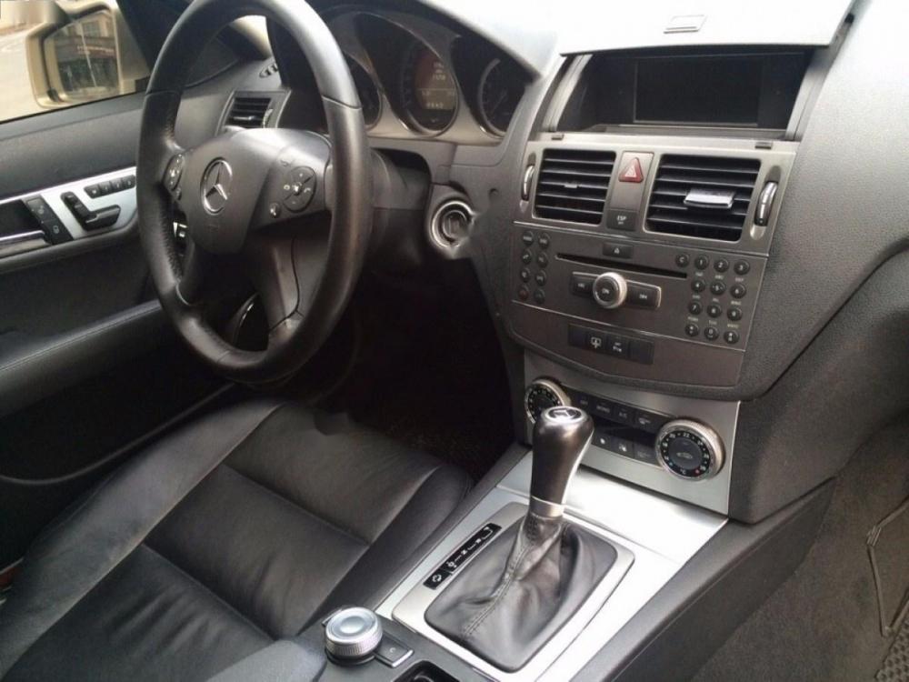 Mercedes-Benz C300  AMG 2010 - Cần bán lại xe Mercedes AMG đời 2010, màu vàng xe gia đình, 660tr
