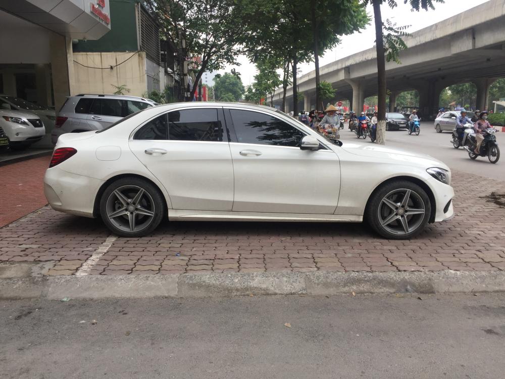 Mercedes-Benz C300 AMG 2015 - Bán C300 AMG trắng - đen SX 2015